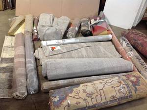 Lot of assorted Rugs customer returns review pictures