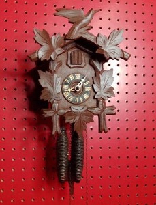 lot 104 image: Vintage 1970s Black Forest Cuckoo Clock made in Triberg Germany