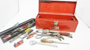 lot 8 image: Wi Red Toolbox with Tools