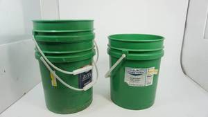 lot 54 image: 3-5 Gallon Buckets