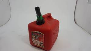 lot 57 image: 2 Gallon Plastic Gasoline Can