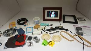 lot 125 image: Miscellaneous Sewing Items & Pandigital Digital Photo Frame