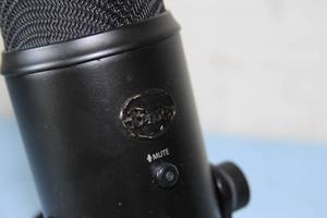 lot 15 image: Blue Yeti Professional Multi-Pattern USB Microphone for PC  Computer Recording & Streaming