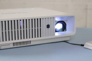 lot 17 image: Casio XJ-M141 XGA Conference Room DLP 3D Capable 1080p LASER Video Projector