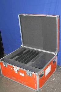 lot 61 image: Large Foam Lined Heavy Duty ATA Rated Shipping Travel Case with Hinged Opening Top