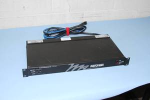 lot 60 image: Middle Atlantic PD-915R Rackmount 9-Outlet 15 Amp Power Strip