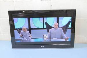 lot 62 image: LG Commercial HD 720p 26 LCD Television TV Display - Model 26LD352C - with HDMI Input