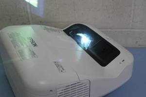 lot 97 image: Epson BrightLink 1430wi WXGA Ultra Short Throw Projector  Projection System with HDMI