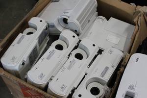 lot 144 image: LOT of Miscellaneous Computer  Video  Multimedia Projectors - PARTS & REPAIR