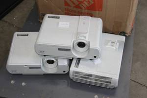 lot 145 image: LOT of Miscellaneous Computer  Video  Multimedia Projectors - PARTS & REPAIR