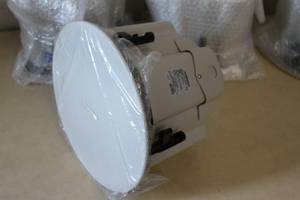 lot 147 image: 2 PAIR (4 Speakers) - Crestron Saros Express ICE6T-W-T 2-Way In-Ceiling Pro Audio Speakers