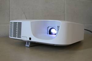 lot 148 image: Casio XJ-F11X 3300-Lumen XGA DLP Projection System  Projector