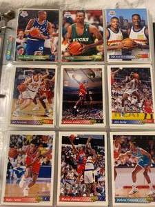 lot 18 image: Large Binder of 1993 Upper Deck & Stadium Club Basketball Cards