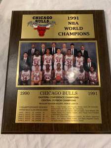 lot 21 image: 1991 Chicago Bulls World Champion Bulls Plaque