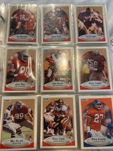lot 51 image: 1990 Fleer Football Set