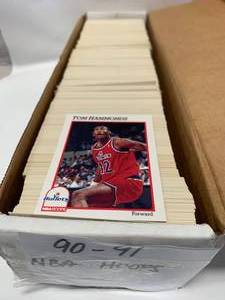 lot 74 image: 1990-91 NBA Hoops Cards