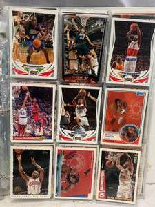 lot 76 image: Album Full of Vintage Baseball Cards