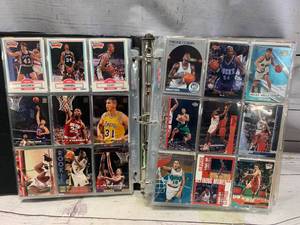 lot 80 image: Album Full of Vintage Baseball Cards