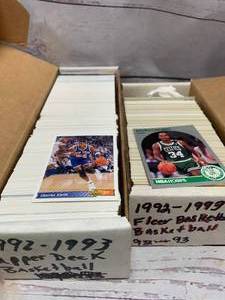 lot 89 image: 1992-93 Fleer & Upper Deck Cards