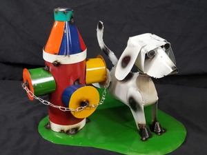 lot 7 image: New Recycled Metal Garden Art Dog Peeing on Fire Hydrant