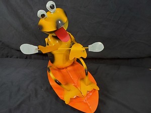 lot 15 image: New Recycled Metal Garden Art Paddle Boarding  Surfing  Kayaking Frog
