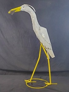 lot 28 image: New Large Recycled Metal Garden Art Crane with Fish in Mouth
