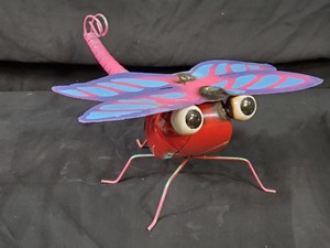 lot 38 image: New Recycled Metal Garden Art Dragonfly