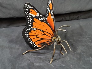 lot 42 image: New Recycled Metal Garden Art Butterfly
