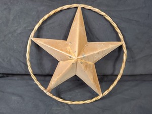 lot 55 image: New Recycled Metal Garden Art Star
