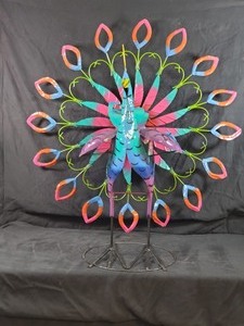 lot 3 image: New Large Recycled Metal Spinning Peacock
