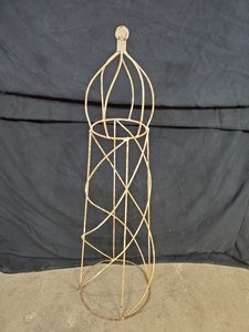 lot 20 image: New Metal Vine Trellis  Garden Decor Large