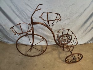 lot 9 image: New Recycled Metal Large Trike Bike Planter