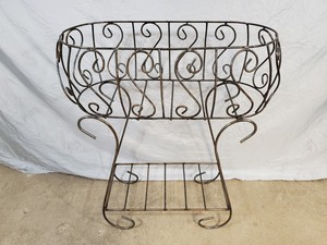 lot 11 image: New Welded Metal Plant Stand