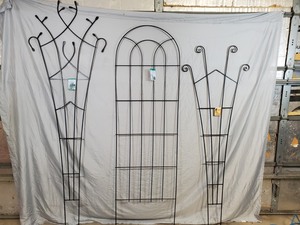 lot 79 image: 3 New Full Size Metal Trellis