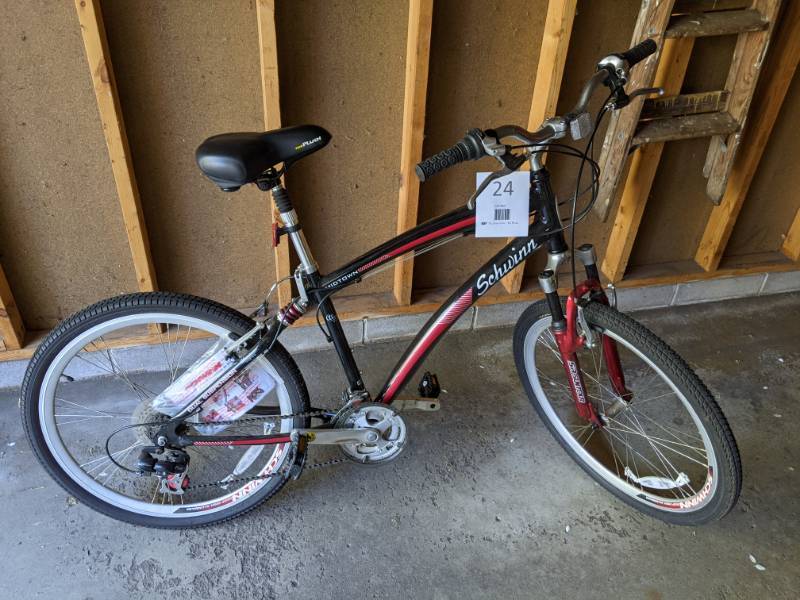 Schwinn midtown hot sale bike