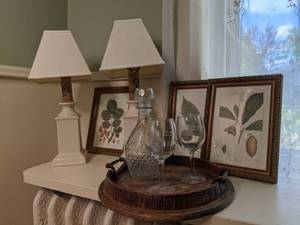 lot 55 image: Farmhouse Chic Home Decor