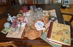 lot 177 image: Large Home Decor Lot (See photos)