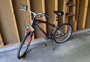 lot 24 image: New Beautiful Schwinn Midtown 21 Speed Mens Bike