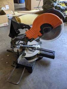 lot 25 image: 10 Compound Slide Miter Saw