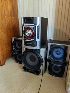 lot 30 image: Sony MHC-GX99 Mini Hi-Fi Component System w 3 CD Changer & Speakers