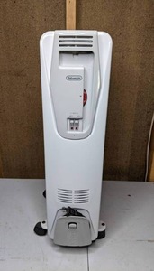 lot 167 image: DeLonghi Electric Space Heater 2507L