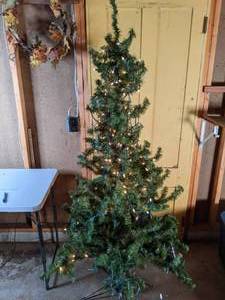 lot 168 image: 6 Ft. Artifical Christmas Tree w Lights and Stand