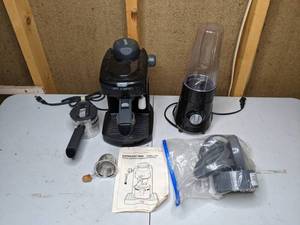 lot 149 image: DeLonghi Caffe Sorrento EspressoCappuccino Maker & Bean Grinder