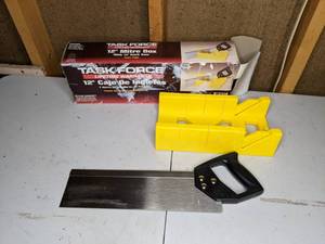 lot 147 image: Task Force 12 Miter Box w 14 Back Saw