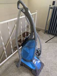 lot 123 image: Hoover Agility Steam Vac