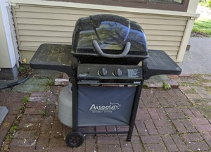 lot 133 image: Aussie Bushman Deluxe Gas Grill