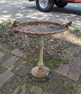lot 134 image: Rustic Cast Iron Bird Bath