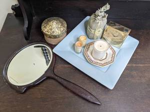 lot 92 image: Candles, Clock, Mirror, Home Decor
