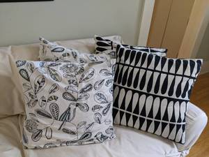 lot 110 image: (4) Modern Black & White Throw Pillows