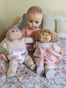 lot 79 image: (3) Vintage Dolls Cabbage Patch and Other